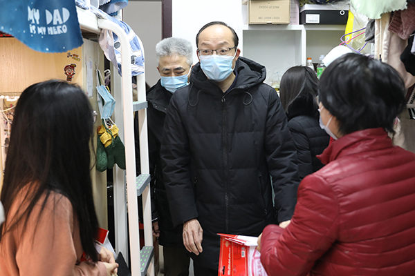 圖6宿舍走訪慰問.jpg